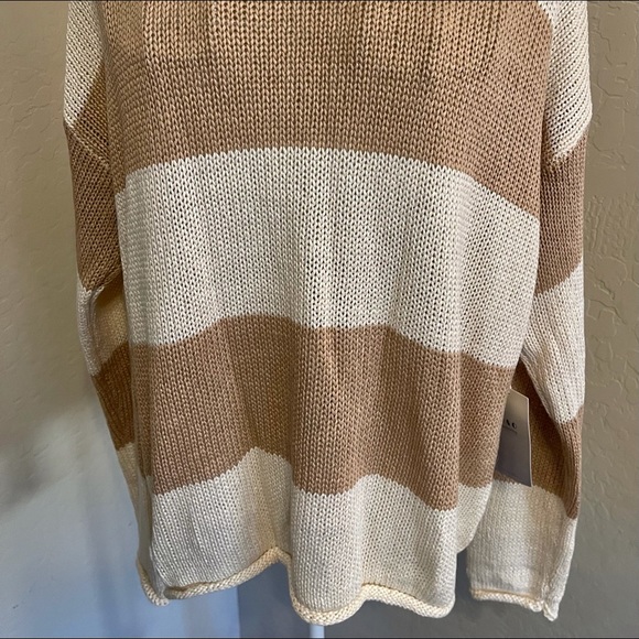 Beautiful Sweater Brand New with tags - Picture 4 of 9